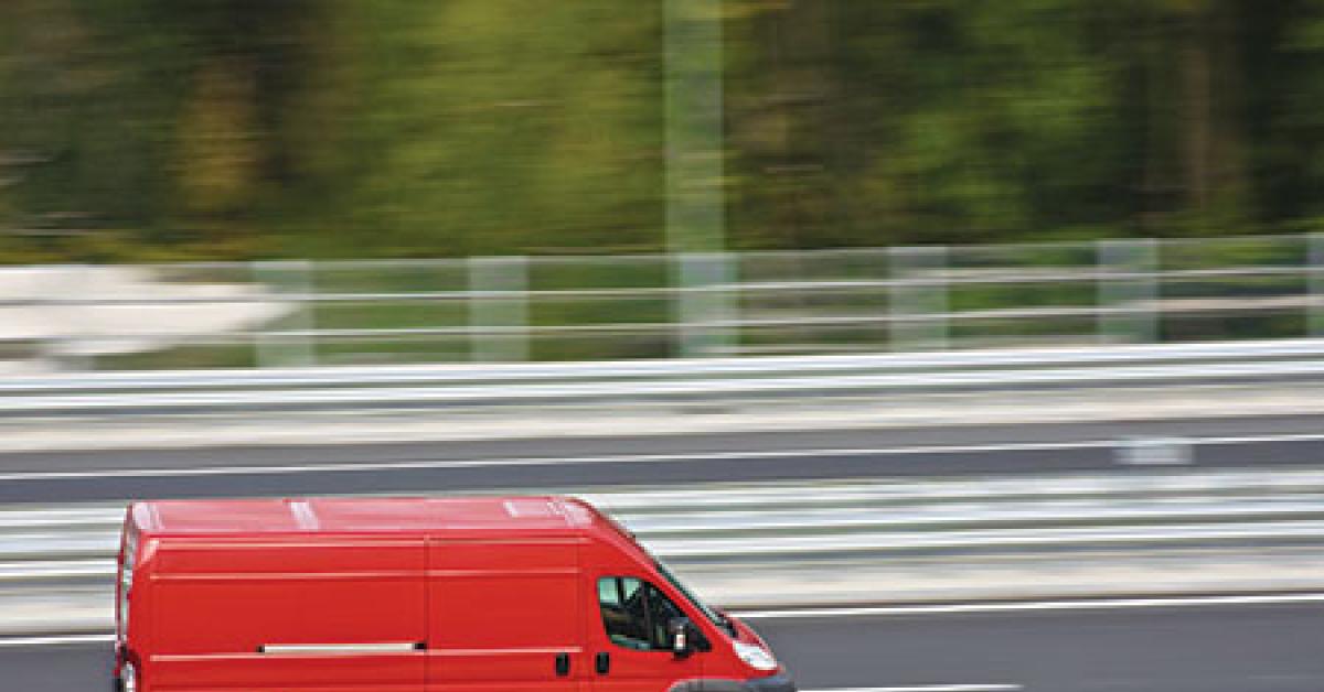 000010524025 delivery truck web