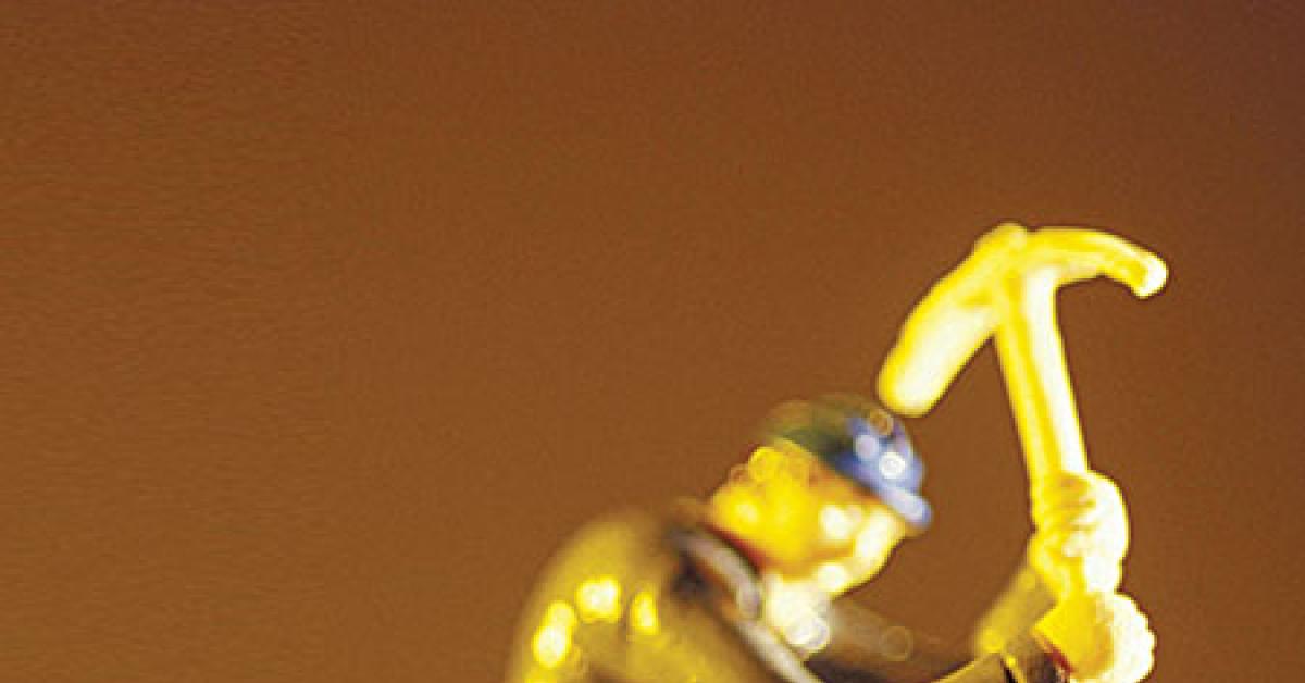 02a10p8q miner statue web