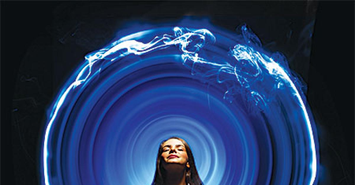 19061 189243 woman meditating web