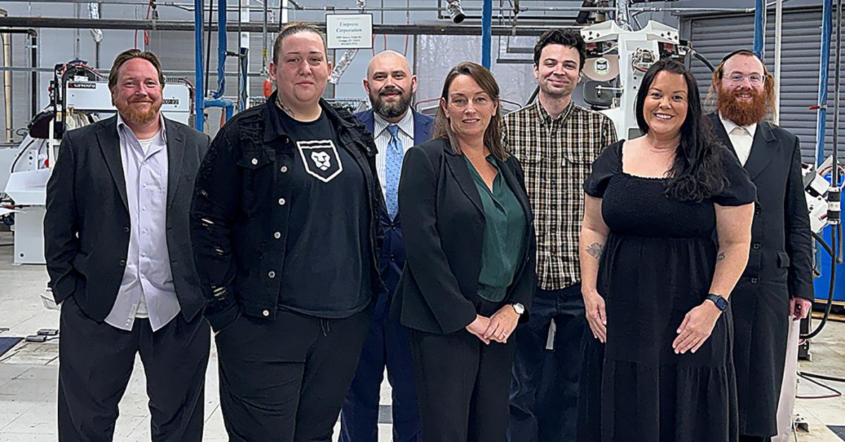 DLI Graduates 14 Students in Back-to-Back Drycleaning Courses