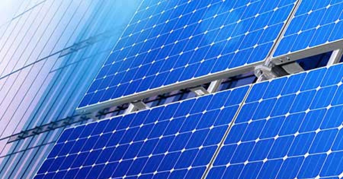 4253 00011 solarpanels web