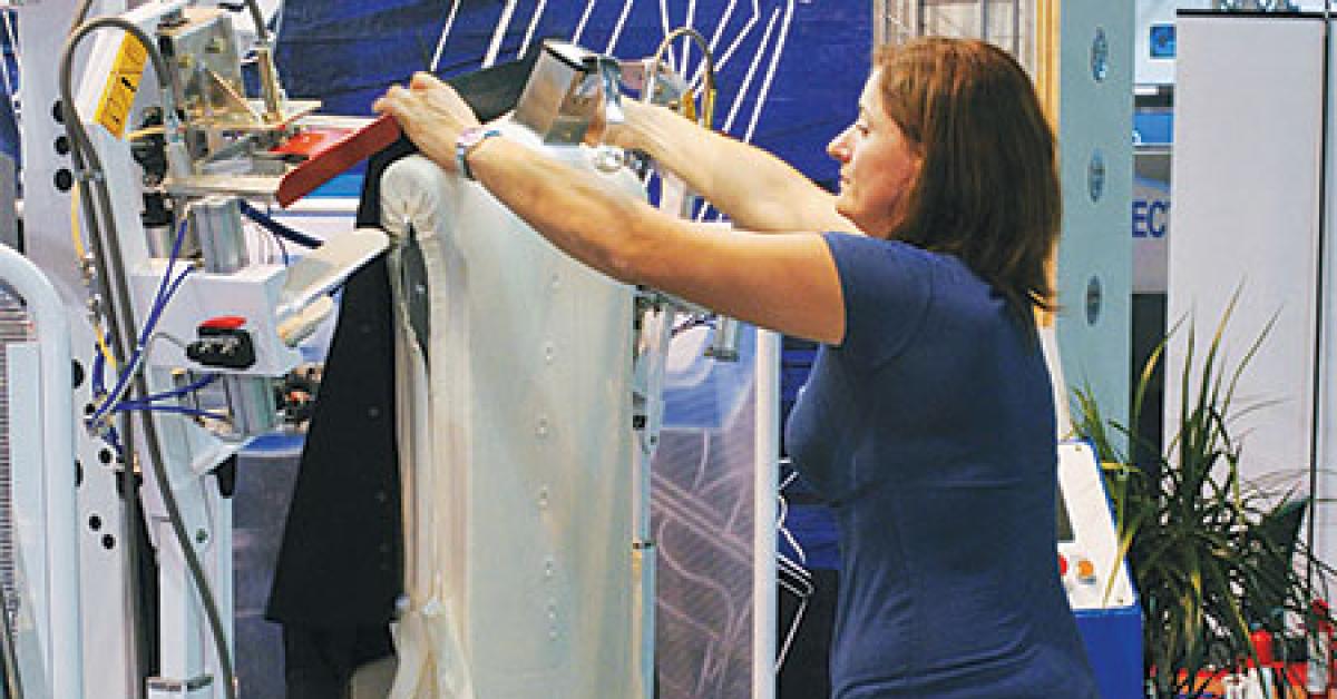 expodetergo woman pressing demo web