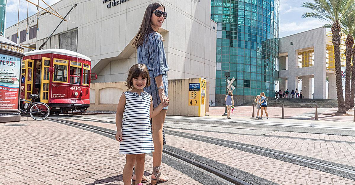 family at audubon aquarium by zack smith cmyk web