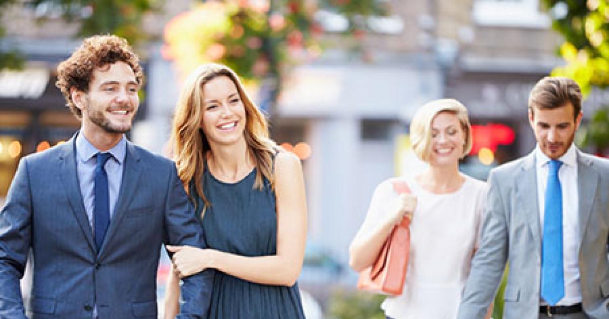 ing 17215 09036 couples walking web