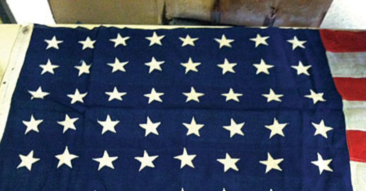 la mar cleaners flag web