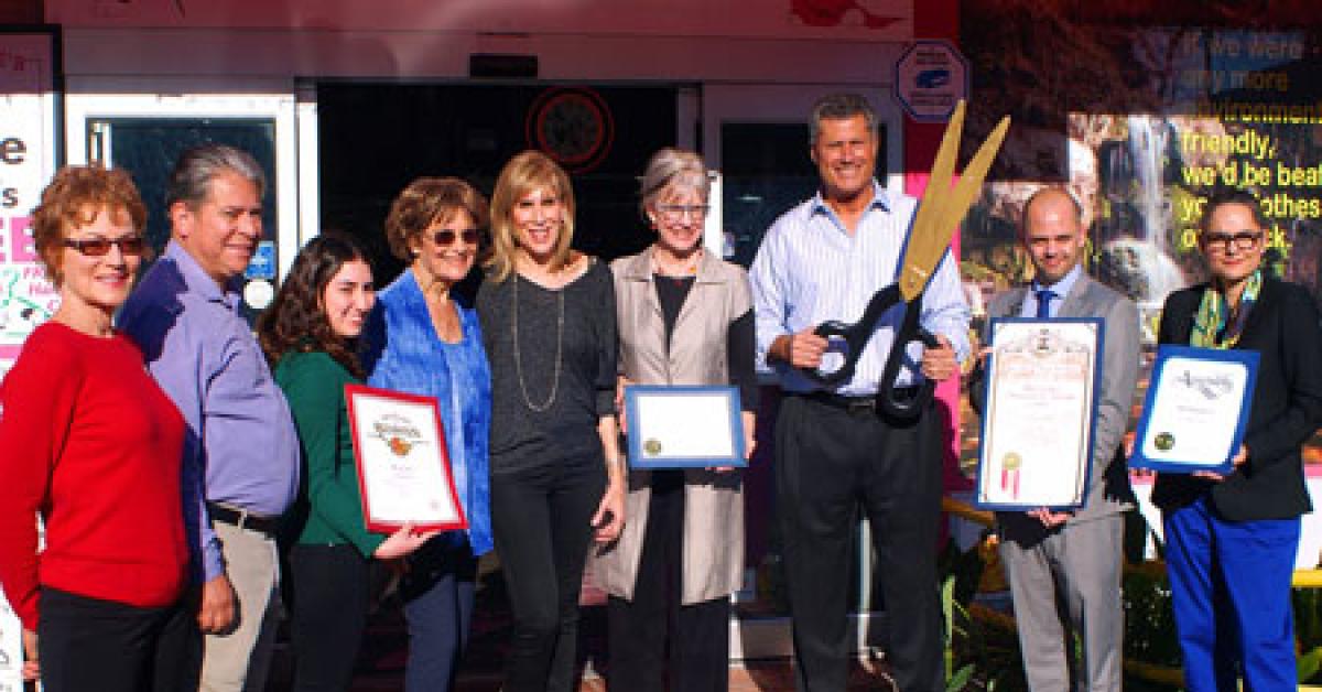 milt edies me 30ribboncut 015 aa web