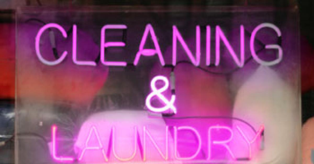 neon cleaning and laundy sign
