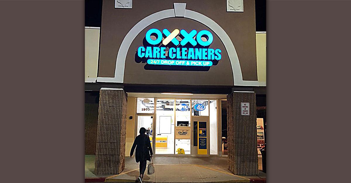 oxxo orlando winter park store at night web