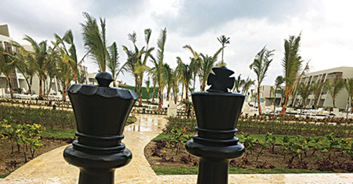 punta cana now onyk big chess pieces king and queen web