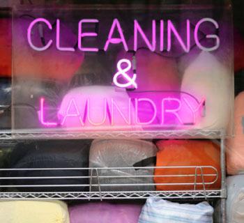 neon cleaning and laundy sign
